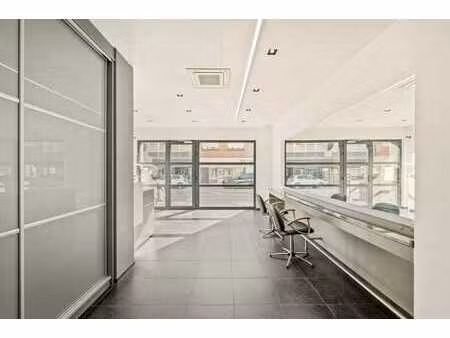 handelsruimte met ruime woonst met enorme mogelijkheden o...