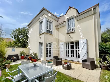maison saint remy les chevreuse 7 pièce(s) 160 m2