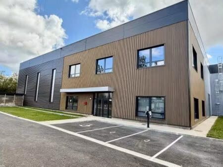 location local d'activités trappes 2 206 m²