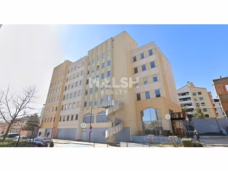 location local professionnel 510m²