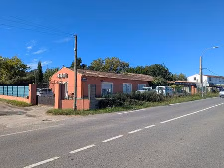 salernes local commercial avec logement de fonction  terrain de 1.310 m²