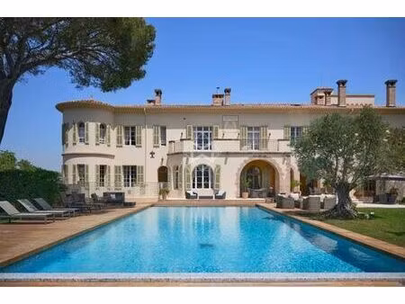 prestigieux château de 2000 m2 en location - fréjus  provence-alpes-côte d'azur
