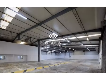 rare - entrepot avec terrain indépendant