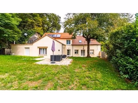 coup de cœur assuré pour cette jolie maison familiale entièrement rénovée avec goût  sur u