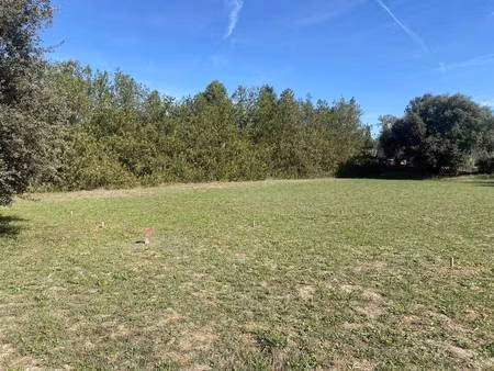 terrain constructible viabilisé à vendre