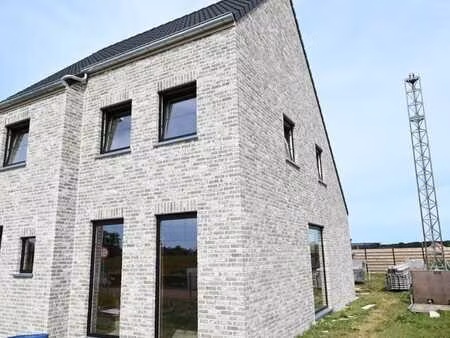 karaktervolle halfopen gezinswoning op centrale ligging!