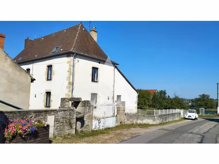 vente maison 8 pièces 240 m² à saint-romain-sous-gourdon (71230)  263 000 €