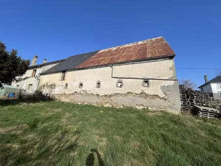 grange sur écurie à aménager