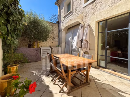 maison bourgeoise -145 m2 - grand garage - cour