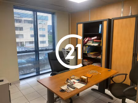 le lamentin  zone de californie  bureaux de 106 m²