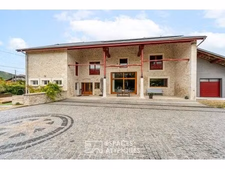 ferme restaurée de caractère avec gîte