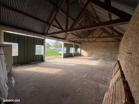 hangar location 100 m2