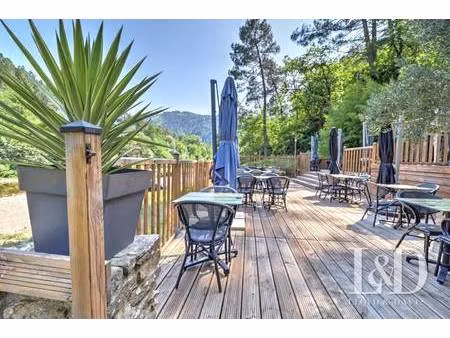 local commercial à vendre