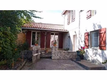 vente maison à gourgé (79200) : à vendre / 278m² gourgé
