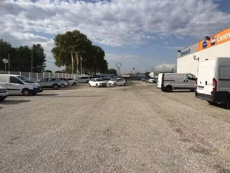 local d'activités à vendre