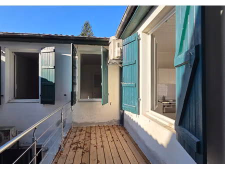 itzalargi -- appartement à rénover avec balcon sur cour  cent