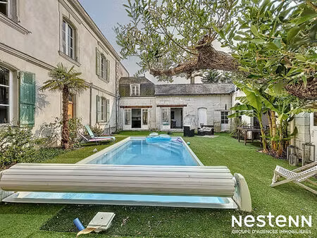 maison de maître à cheffes  239 m2 m²  piscine  dépendances avec vue sur la sarthe à 20 mi