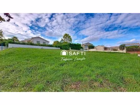 terrain constructible 739 m²