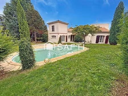 villa sur sous-sol complet avec piscine  5 chambres