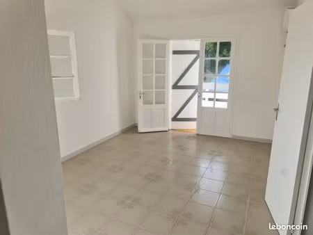 à vendre – spacieuse maison familiale t5 de 240 m² à saint-charles  gourbeyre – 250 000