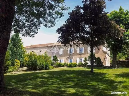 propriété 246 m² luc