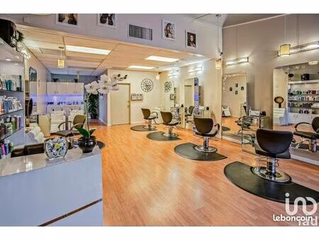 boutique 290 m² mondeville