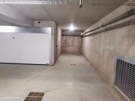 place de stationnement dans garage
