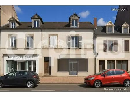 bâtiment 326 m²