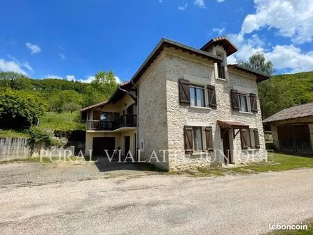 maison 8 pièces 182 m²