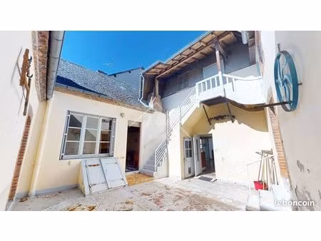 maison 7 pièces 217 m²