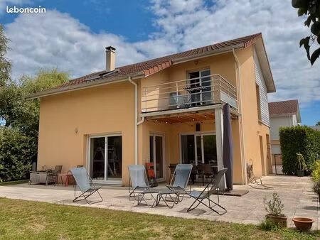 maison individuelle lumineuse de 167 m² – proche bus  écoles  collèges  douanes suisses – 