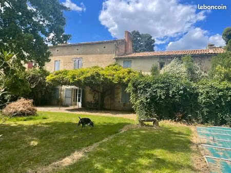 maison 7 pièces 215 m²