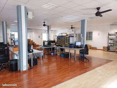 local industriel 750 m²
