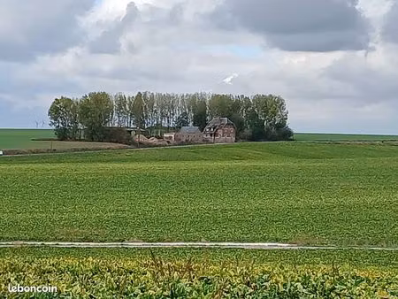 vends corps de ferme