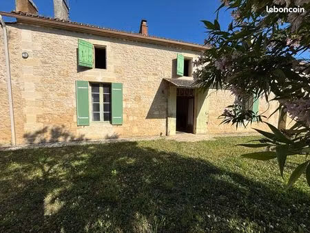 maison en pierre de 175m² sur 730m² de terrain 95 000e