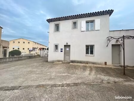 bureaux 95 m² saint cannat