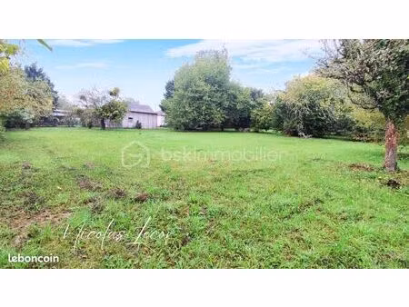 terrain 2 210 m² foecy