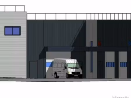 local d'activité 351 m²