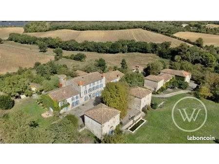 château 20 pièces 990 m²