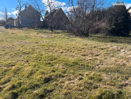 terrain constructible et grange