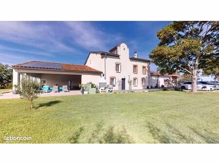 ferme avec deux habitations et dépendances sur terrain de 6500m2