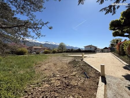 terrain 354 m² la terrasse