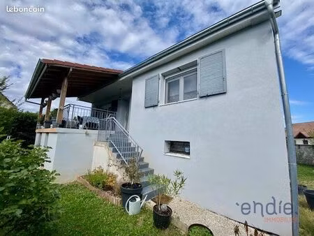 maison 6 pièces 136 m²