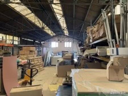local industriel 1 400 m²