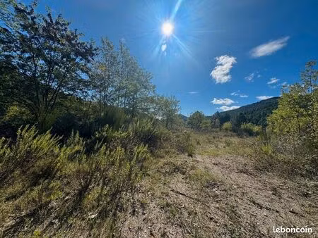 terrain 1 270 m² le martinet