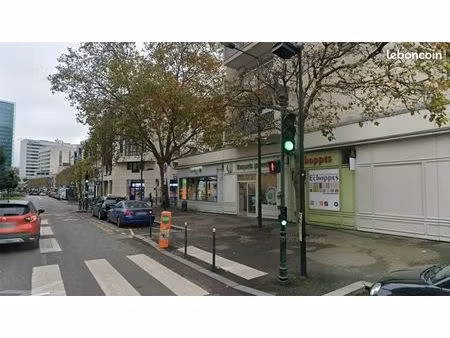 boutique 72 m² puteaux