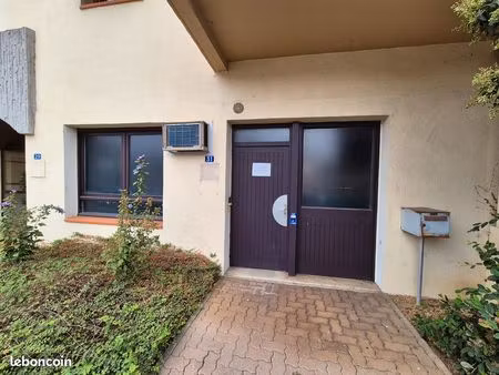 location bureau / local professionnel - 45 m² - auch