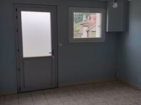 local professionnel 14 m2