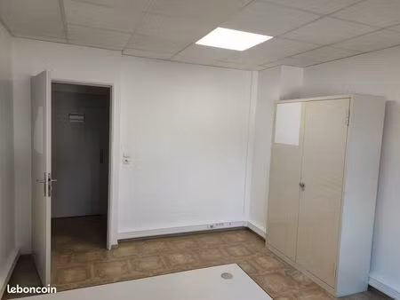 loue bureau 16 m²