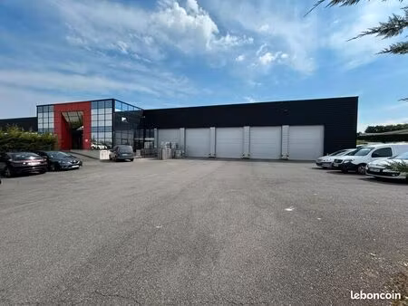 local d'activité 5 230 m²